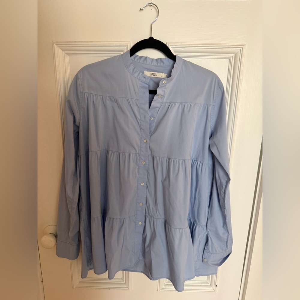 0039 ITALY brand Light Blue Tiered Cotton Button-Front Tunic. Size XS.